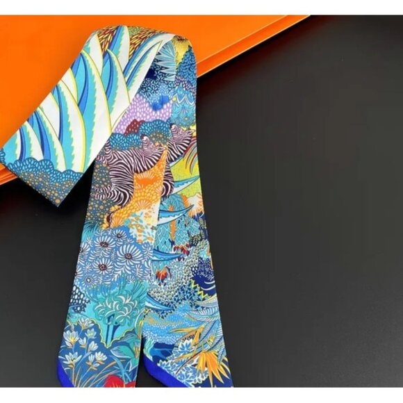 2/$15 NWT 100% Silk Jungle Print Double-Sided Ribbon Style Multicolor - Picture 5 of 8